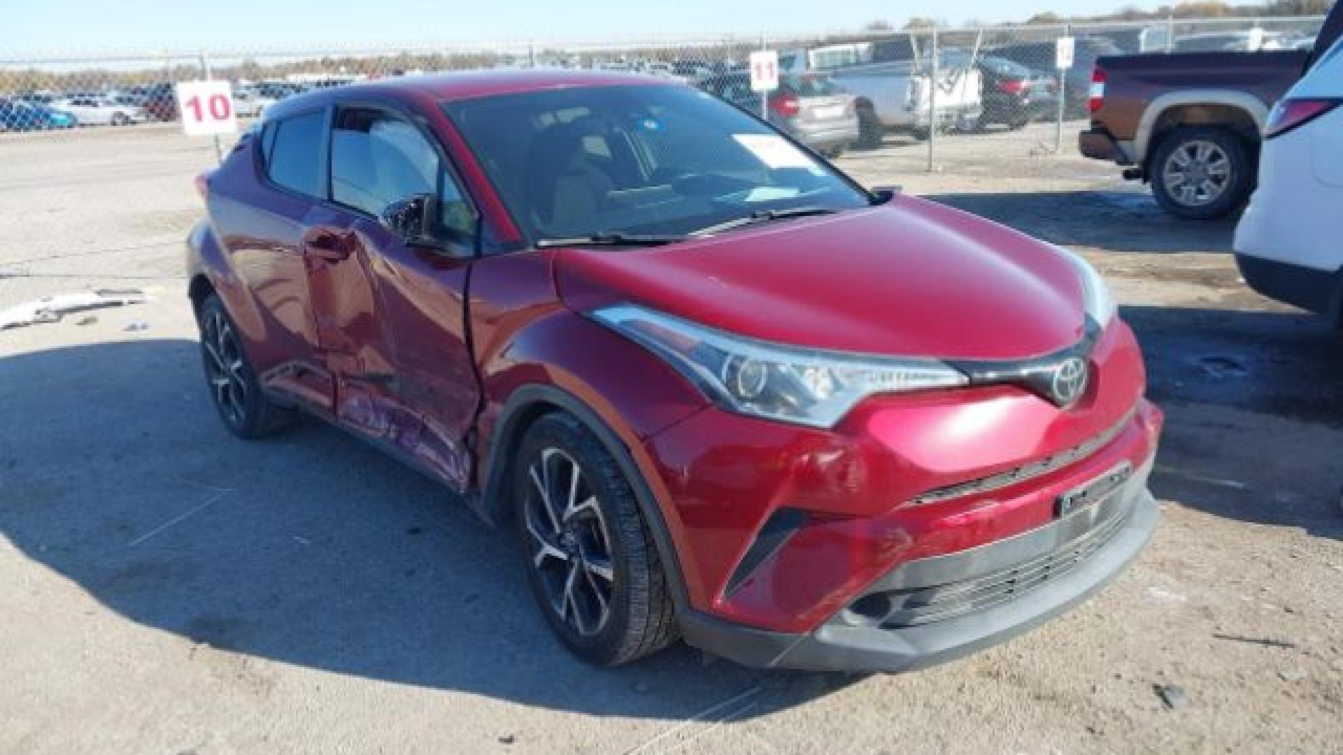 Toyota  - C-Hr  - 2018 - Red - 41029317