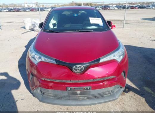 Toyota  - C-Hr  - 2018 - Red - 41029317