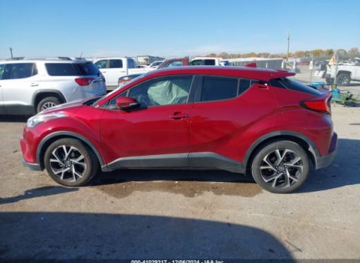 Toyota  - C-Hr  - 2018 - Red - 41029317