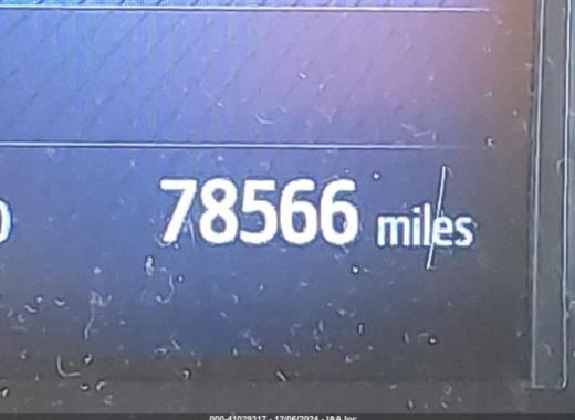 Toyota  - C-Hr  - 2018 - Red - 41029317