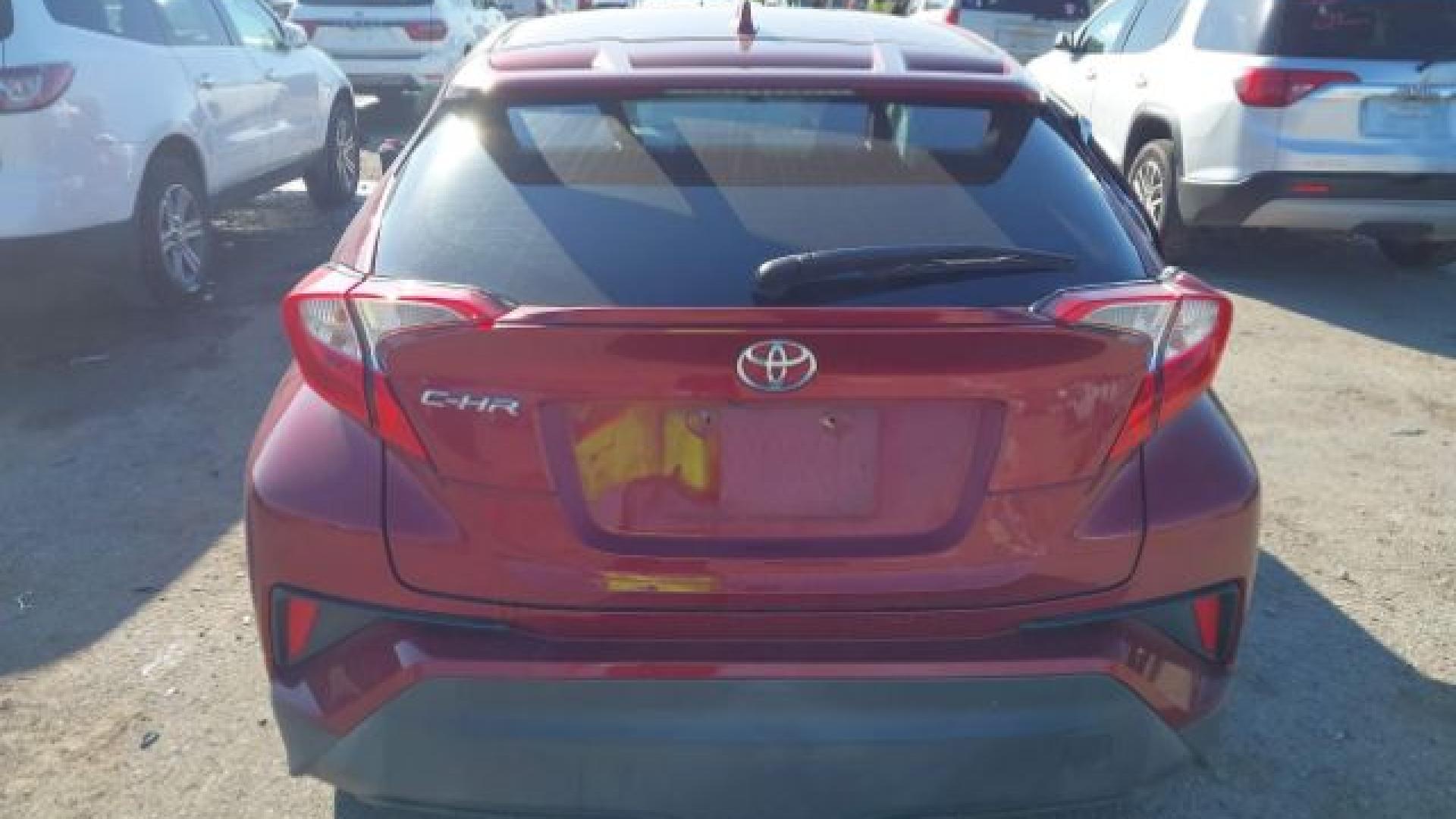 Toyota  - C-Hr  - 2018 - Red - 41029317