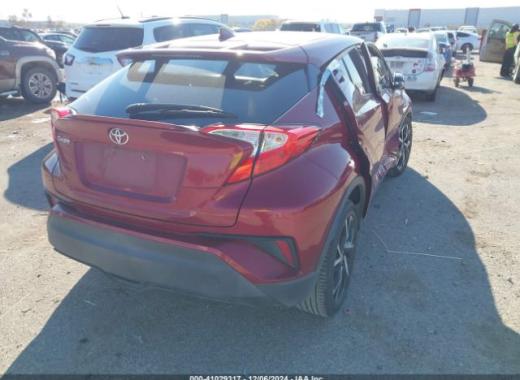 Toyota  - C-Hr  - 2018 - Red - 41029317