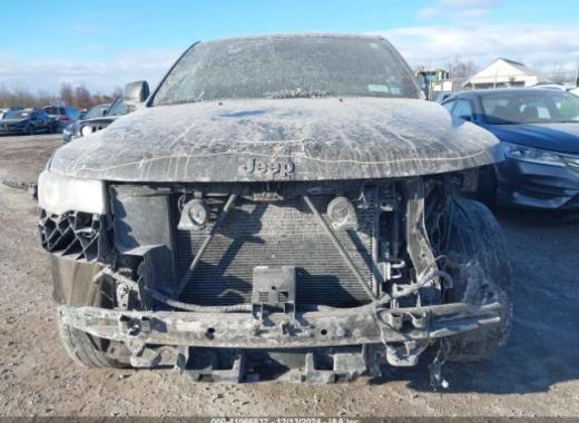 Jeep  - Grand Cherokee - 2017 - Green - 41066837