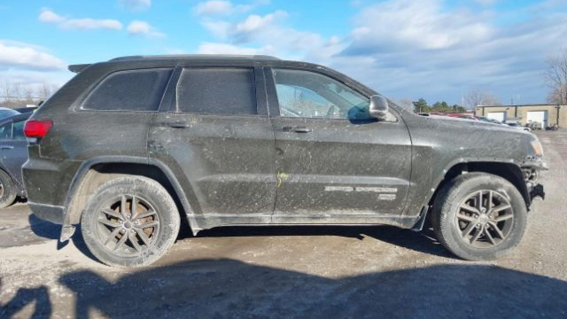 Jeep  - Grand Cherokee - 2017 - Green - 41066837