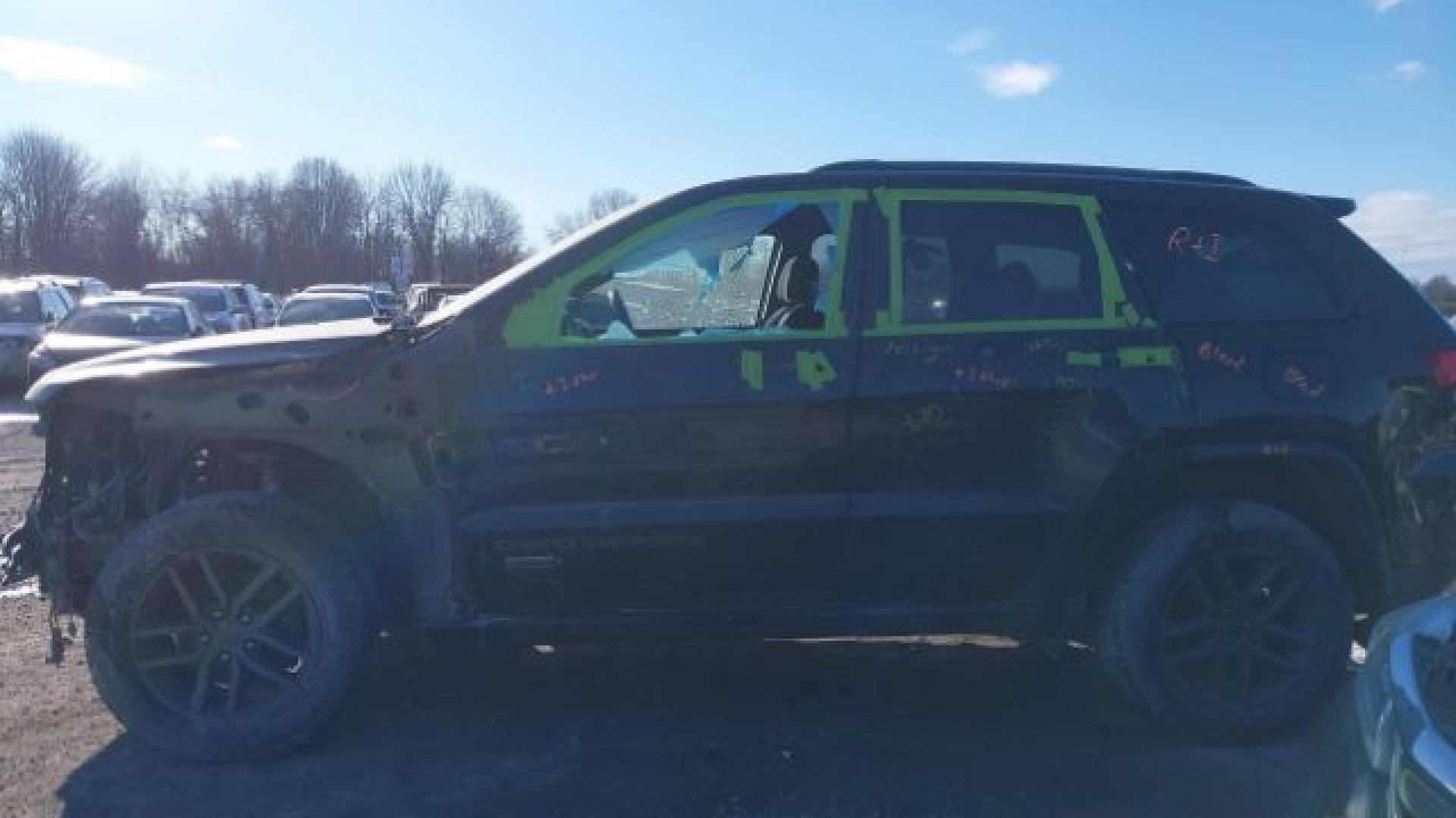 Jeep  - Grand Cherokee - 2017 - Green - 41066837