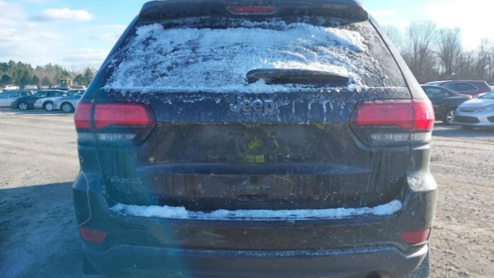 Jeep  - Grand Cherokee - 2017 - Green - 41066837