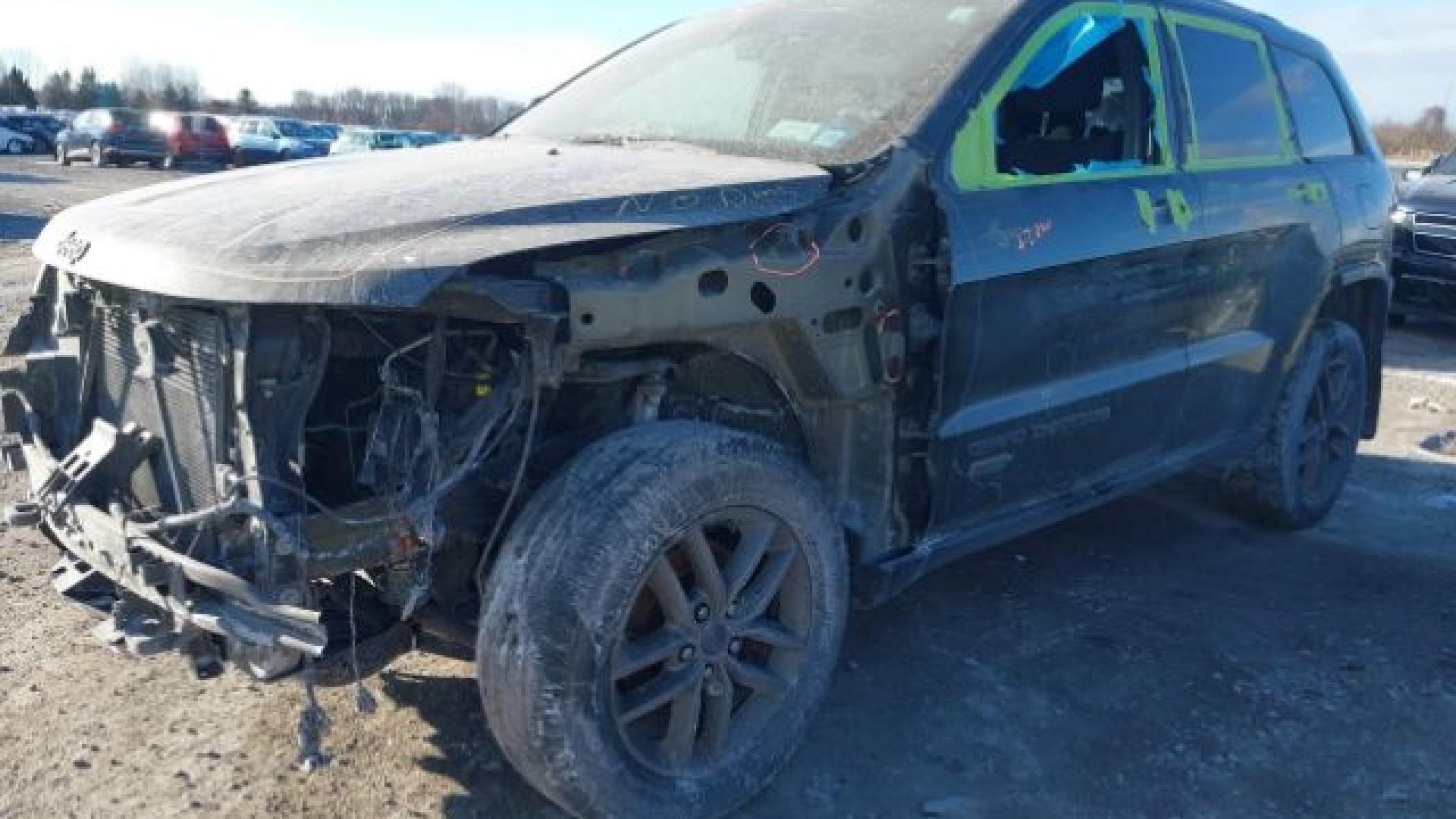 Jeep  - Grand Cherokee - 2017 - Green - 41066837