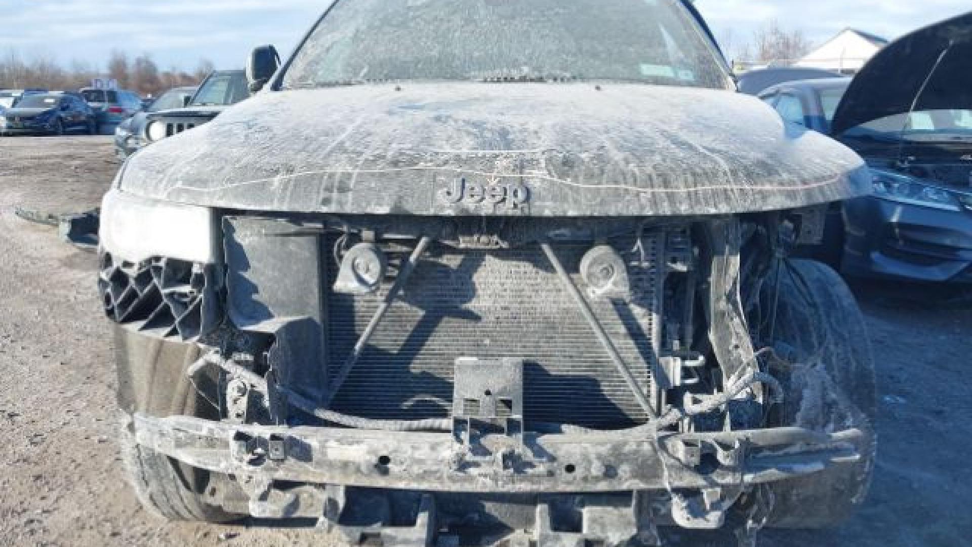 Jeep  - Grand Cherokee - 2017 - Green - 41066837