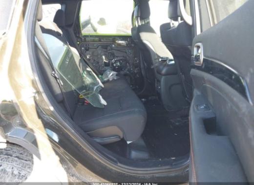 Jeep  - Grand Cherokee - 2017 - Green - 41066837