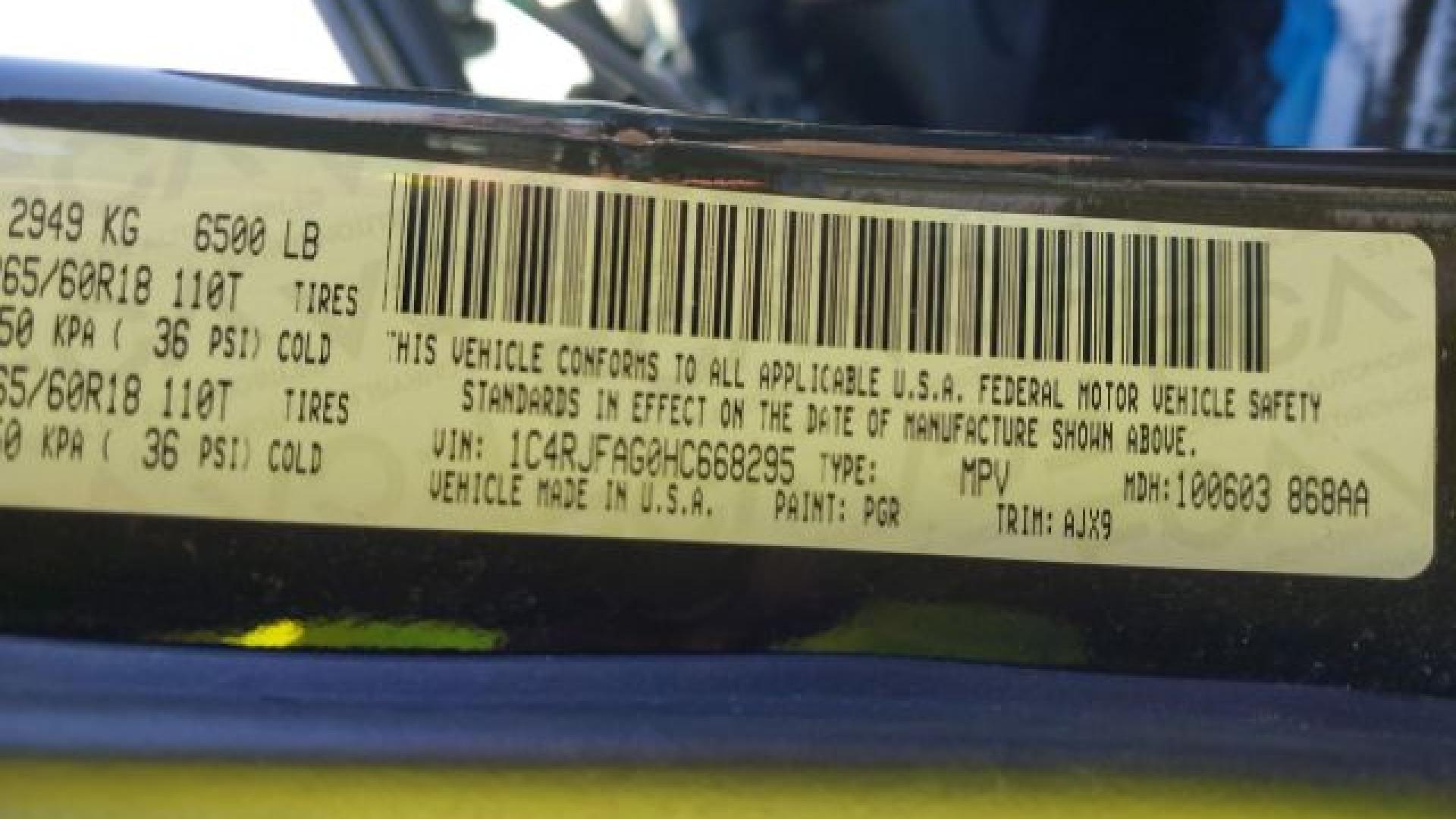 Jeep  - Grand Cherokee - 2017 - Green - 41066837