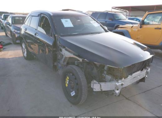 Mercedes - Glc300 - 2018 - Black - 41149077