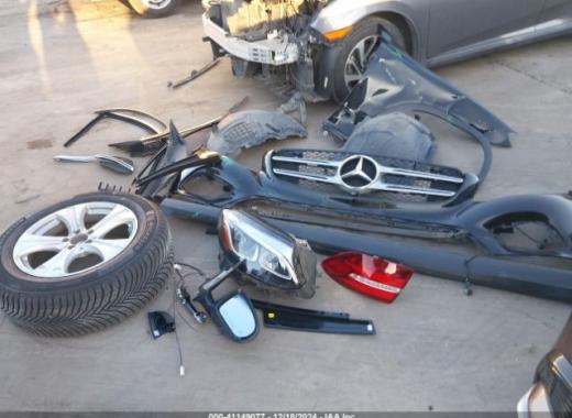 Mercedes - Glc300 - 2018 - Black - 41149077