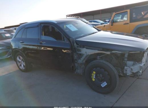 Mercedes - Glc300 - 2018 - Black - 41149077