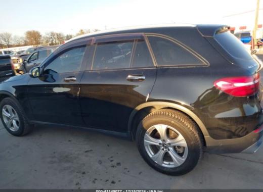 Mercedes - Glc300 - 2018 - Black - 41149077