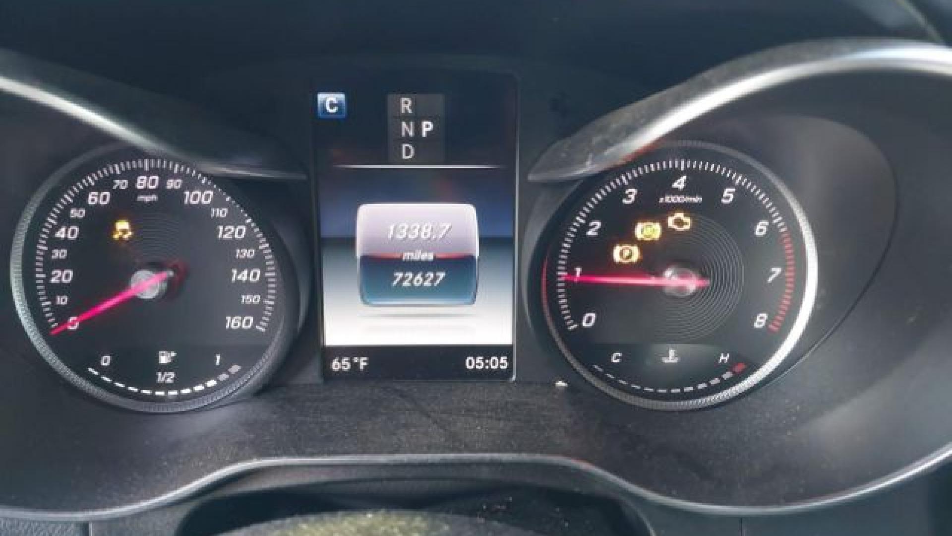 Mercedes - Glc300 - 2018 - Black - 41149077