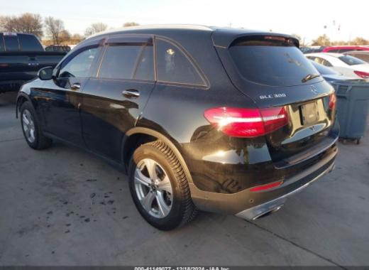 Mercedes - Glc300 - 2018 - Black - 41149077