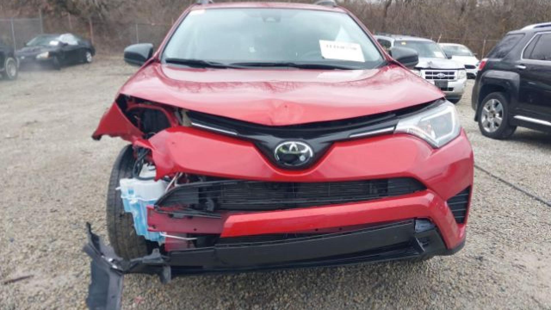 Toyota  - Rav4 - 2017 - Red - 41160750