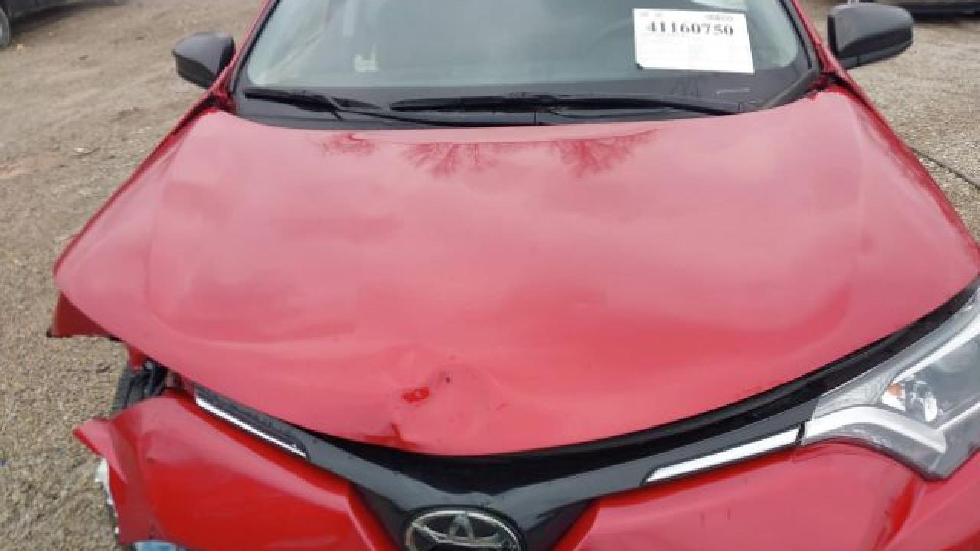 Toyota  - Rav4 - 2017 - Red - 41160750