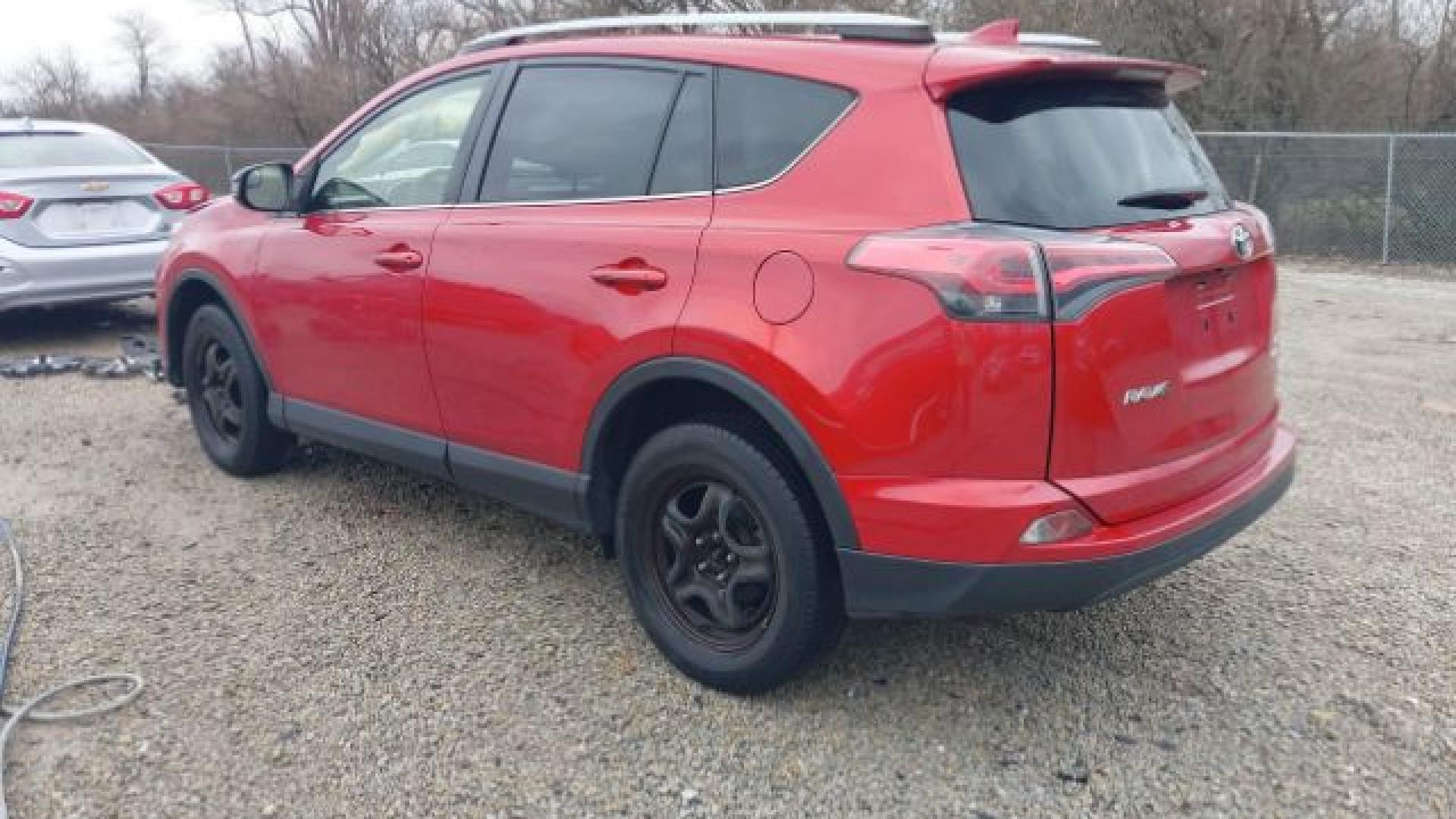 Toyota  - Rav4 - 2017 - Red - 41160750