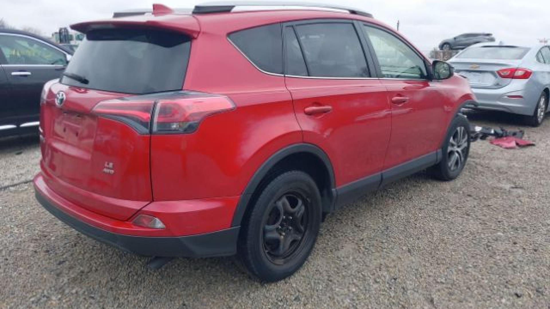 Toyota  - Rav4 - 2017 - Red - 41160750