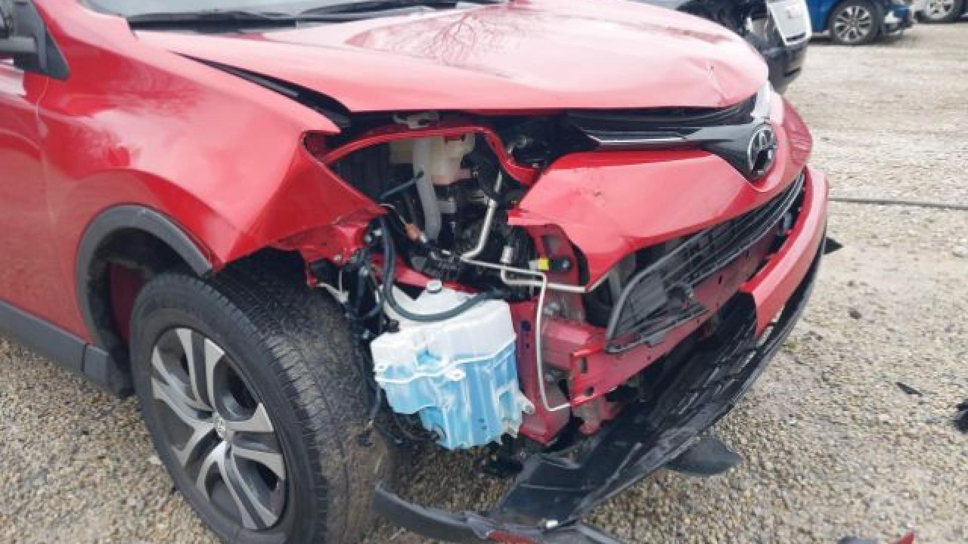 Toyota  - Rav4 - 2017 - Red - 41160750