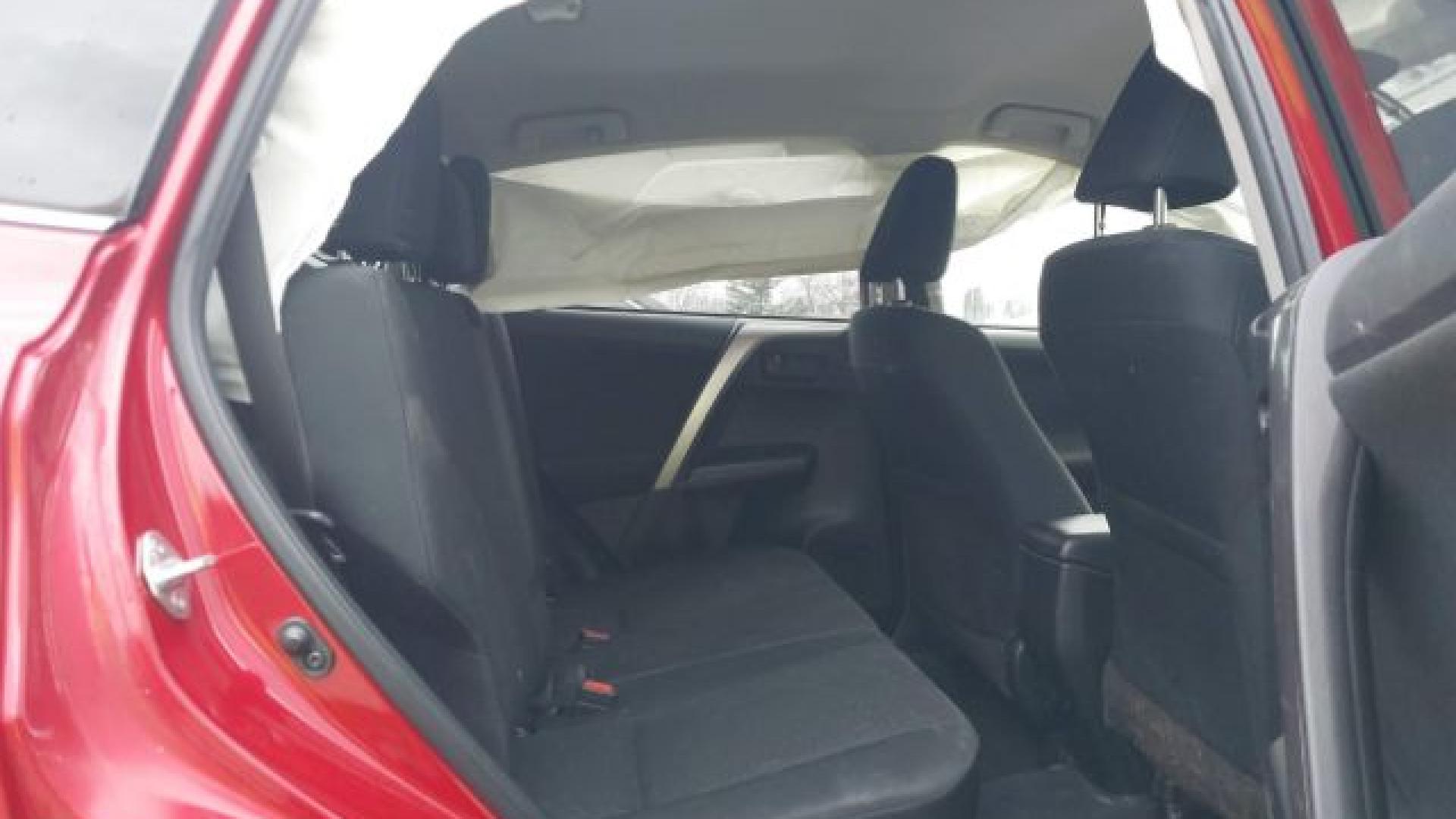 Toyota  - Rav4 - 2017 - Red - 41160750