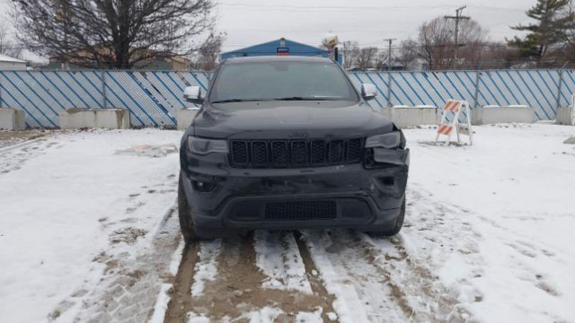 Jeep  - Grand Cherokee - 2017 - Black - 41168928