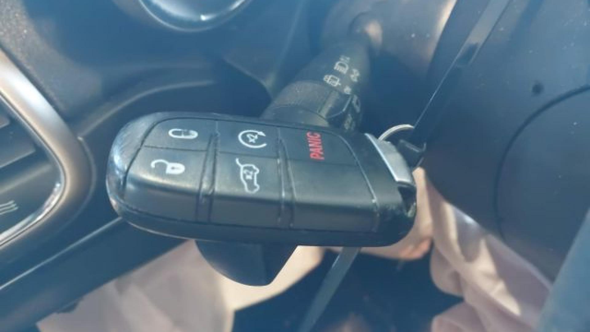 Jeep  - Grand Cherokee - 2017 - Black - 41195839