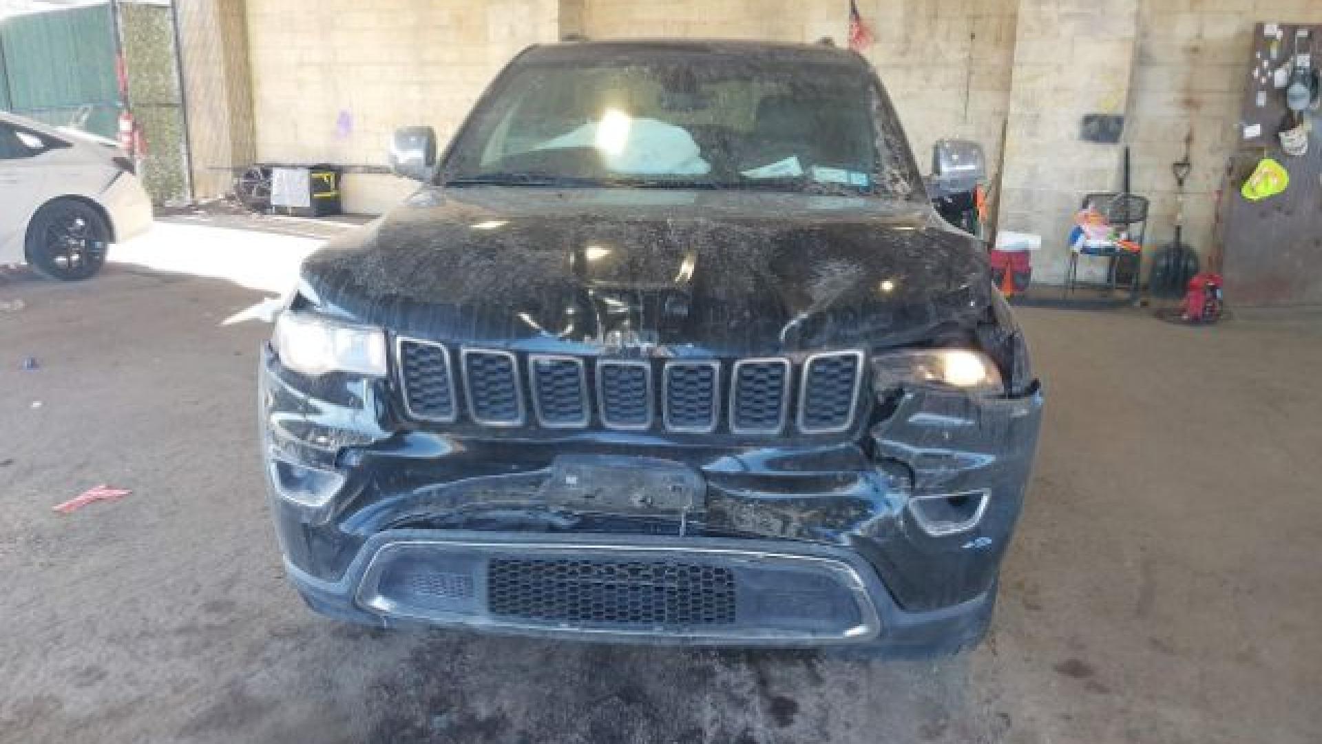 Jeep  - Grand Cherokee - 2017 - Black - 41195839