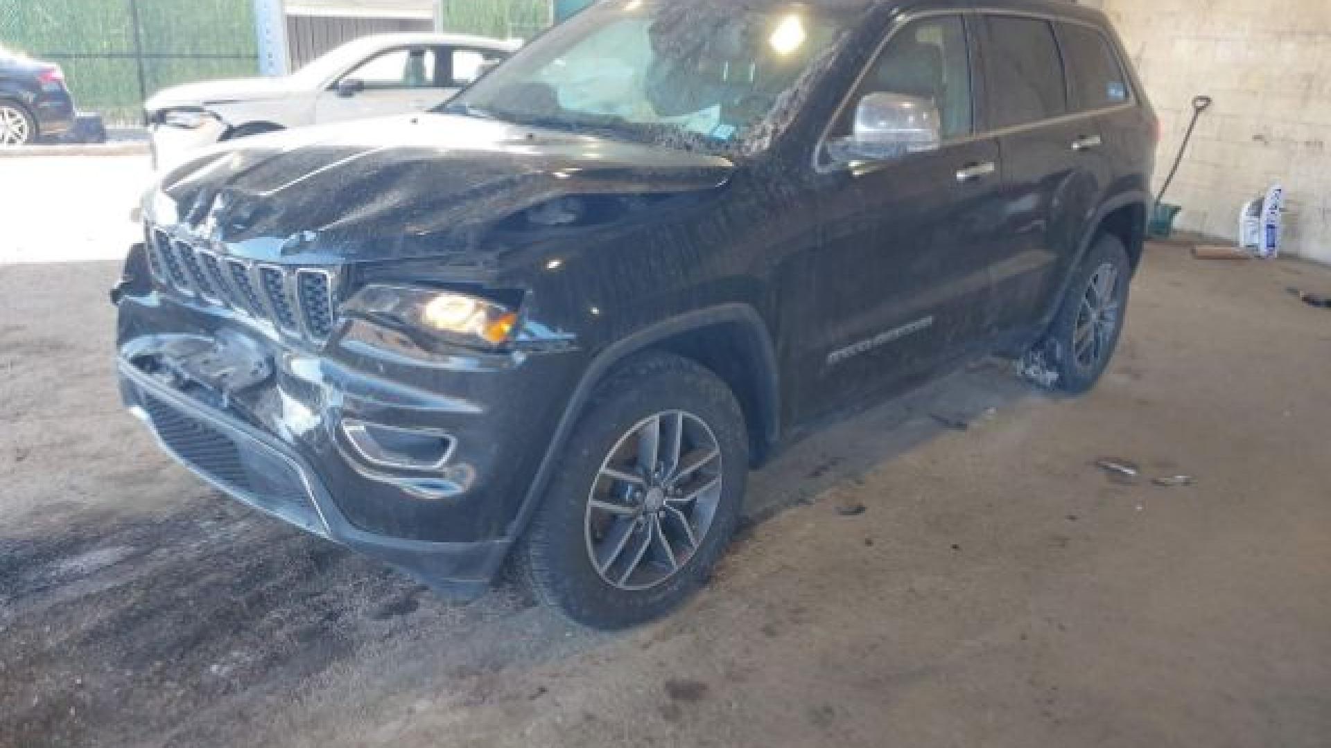 Jeep  - Grand Cherokee - 2017 - Black - 41195839