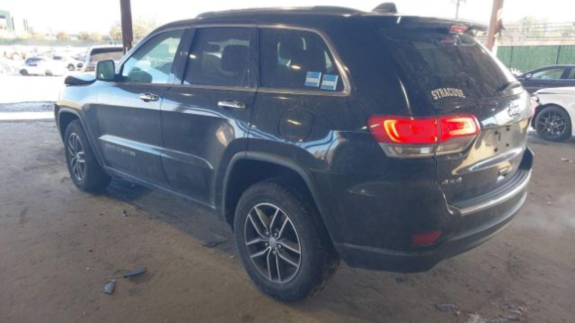 Jeep  - Grand Cherokee - 2017 - Black - 41195839