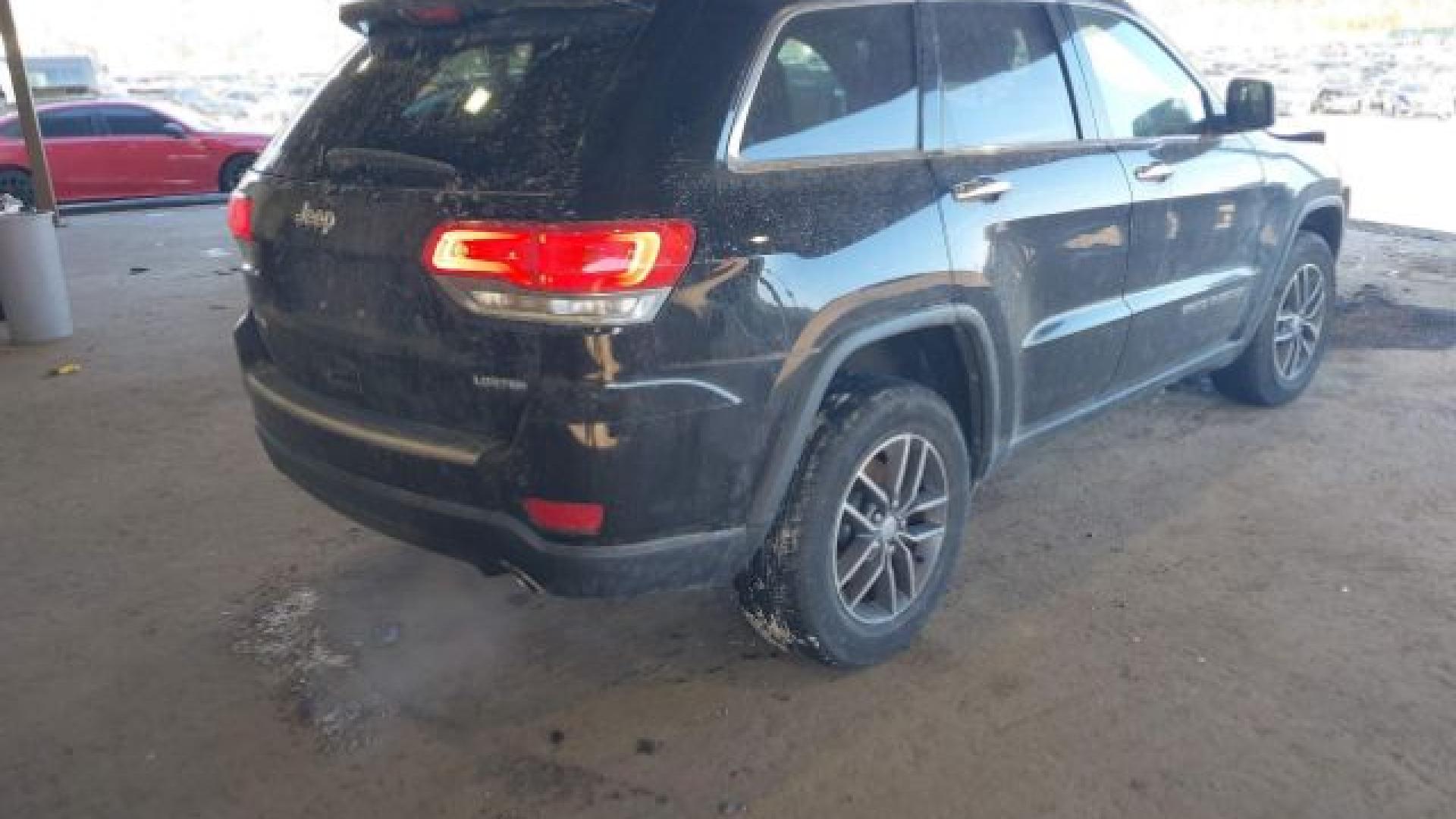 Jeep  - Grand Cherokee - 2017 - Black - 41195839