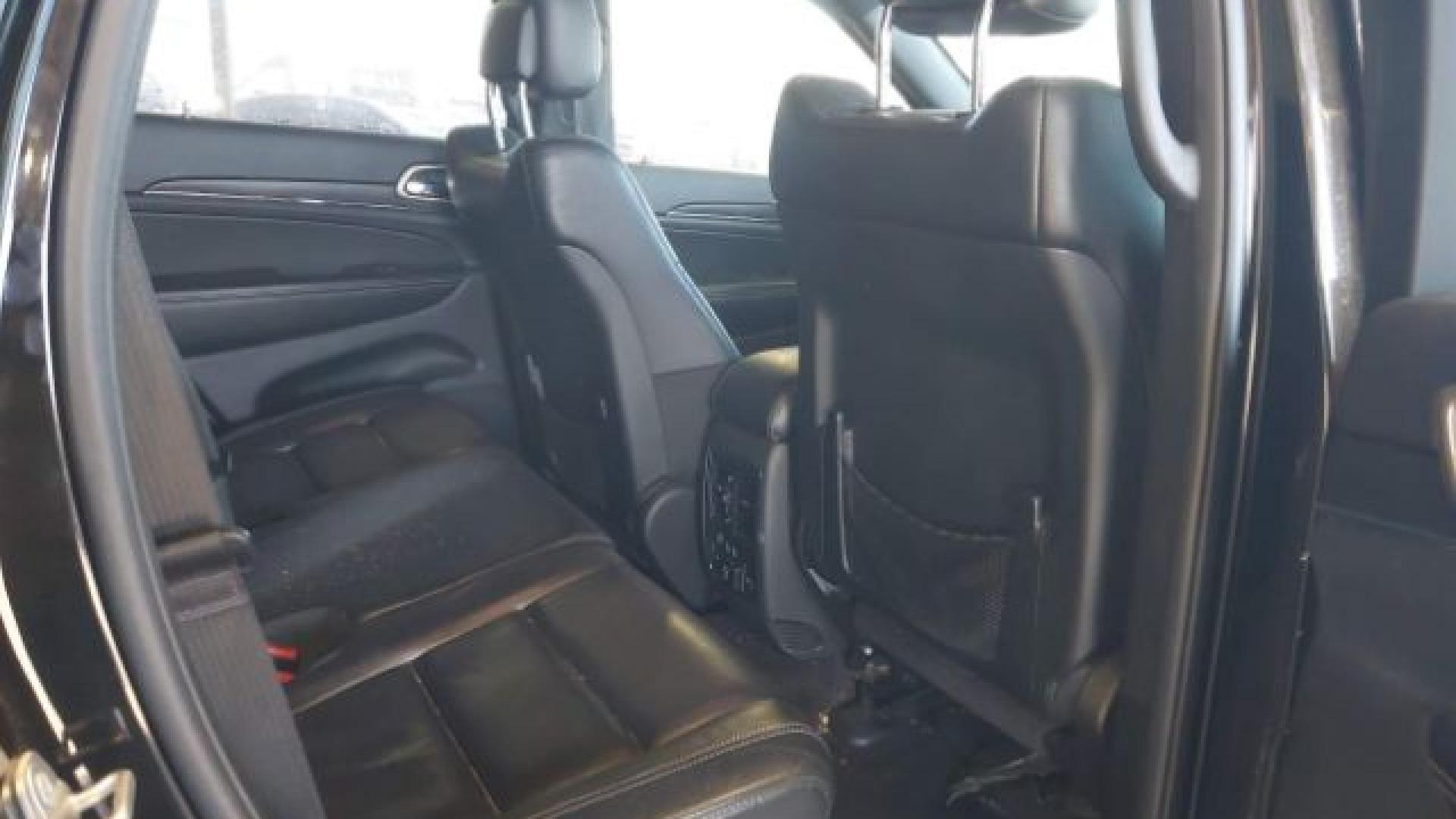 Jeep  - Grand Cherokee - 2017 - Black - 41195839