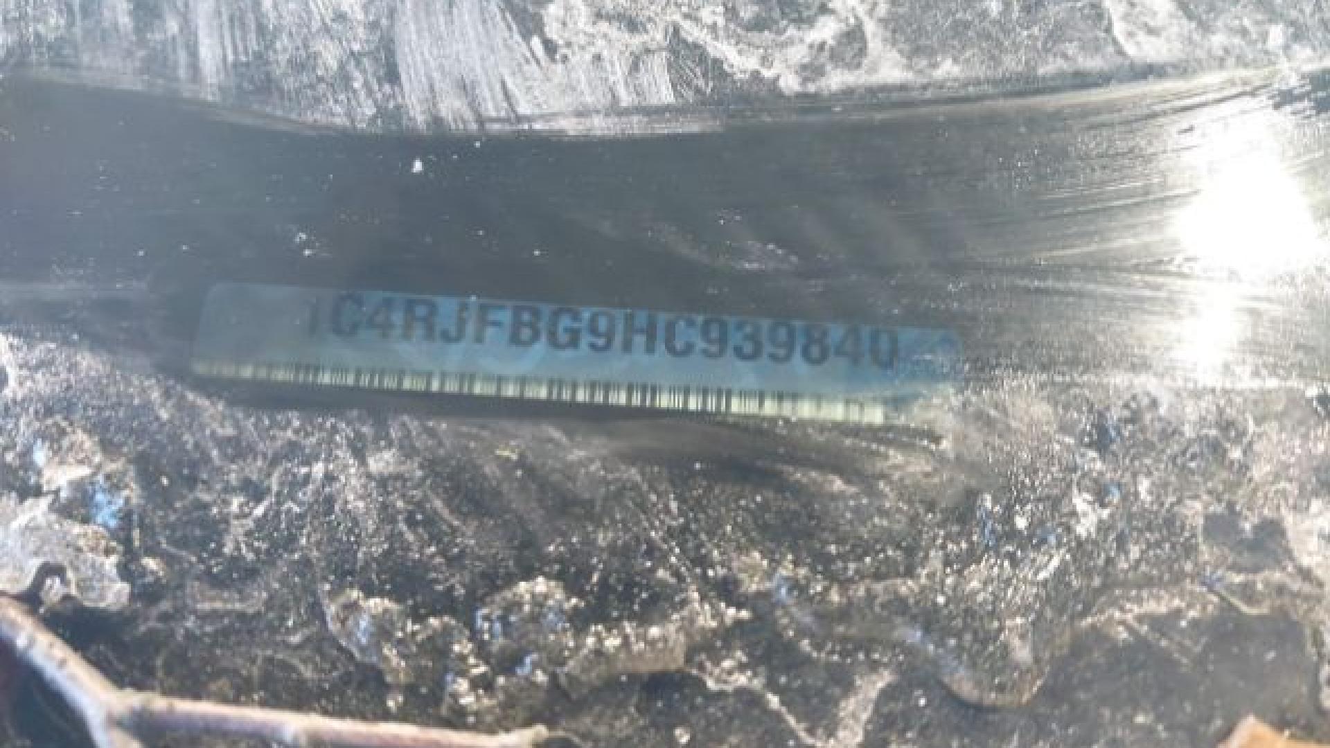 Jeep  - Grand Cherokee - 2017 - Black - 41195839