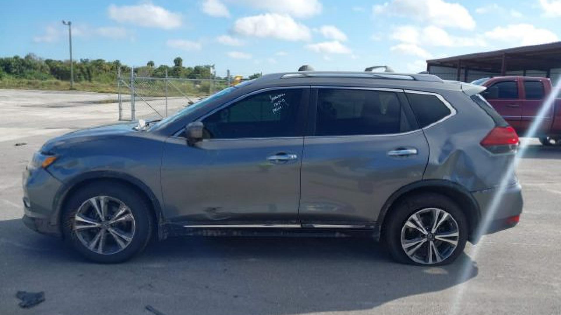 Nissan  - Rogue - 2018 - Grey - 41224194