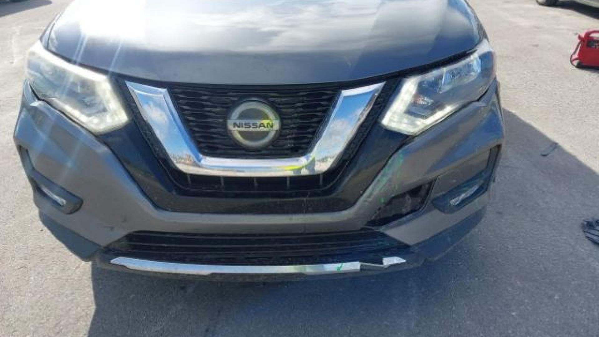 Nissan  - Rogue - 2018 - Grey - 41224194