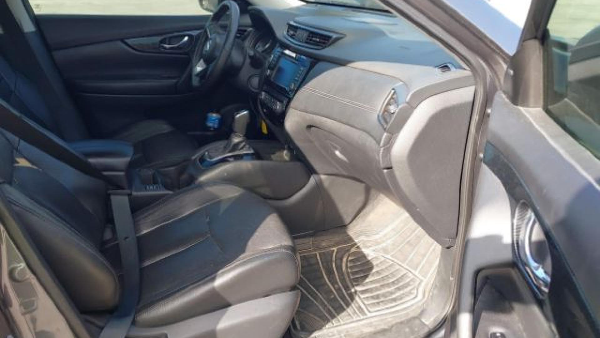 Nissan  - Rogue - 2018 - Grey - 41224194