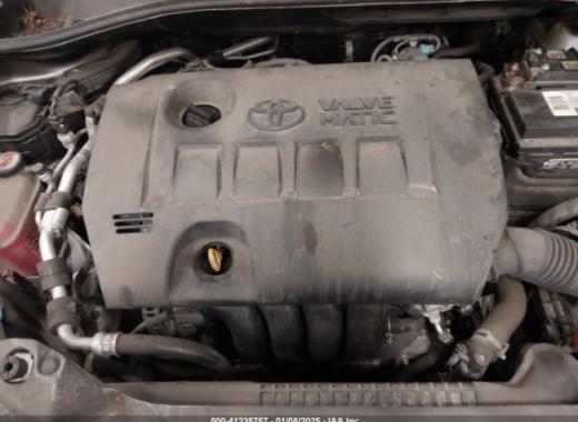 Toyota  - C-Hr  - 2018 - Silver - 41235757