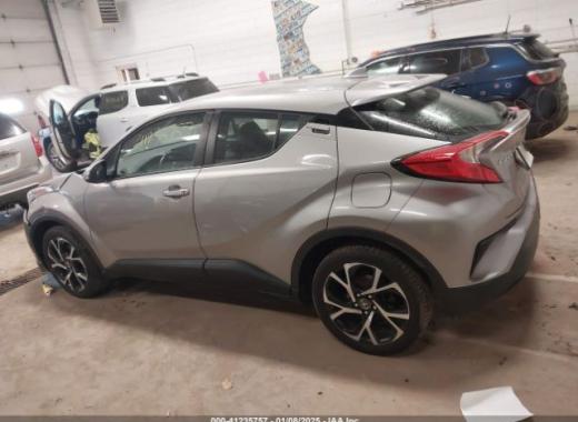 Toyota  - C-Hr  - 2018 - Silver - 41235757