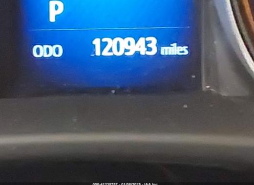 Toyota  - C-Hr  - 2018 - Silver - 41235757