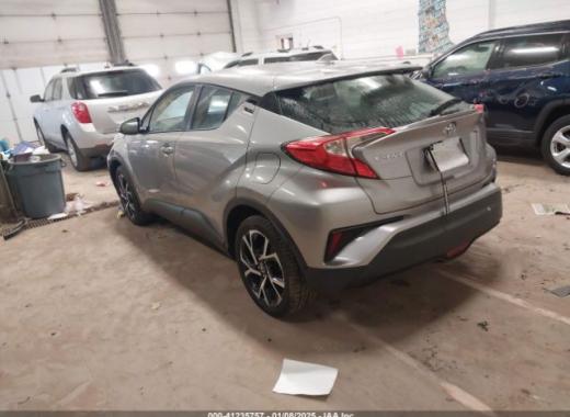 Toyota  - C-Hr  - 2018 - Silver - 41235757