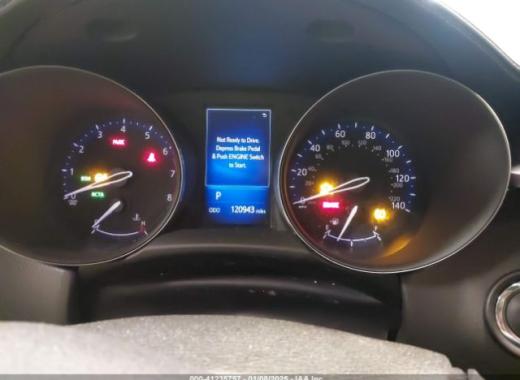 Toyota  - C-Hr  - 2018 - Silver - 41235757