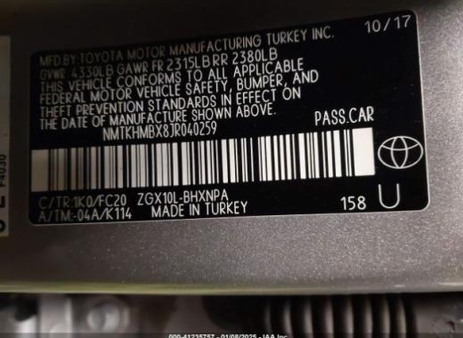 Toyota  - C-Hr  - 2018 - Silver - 41235757