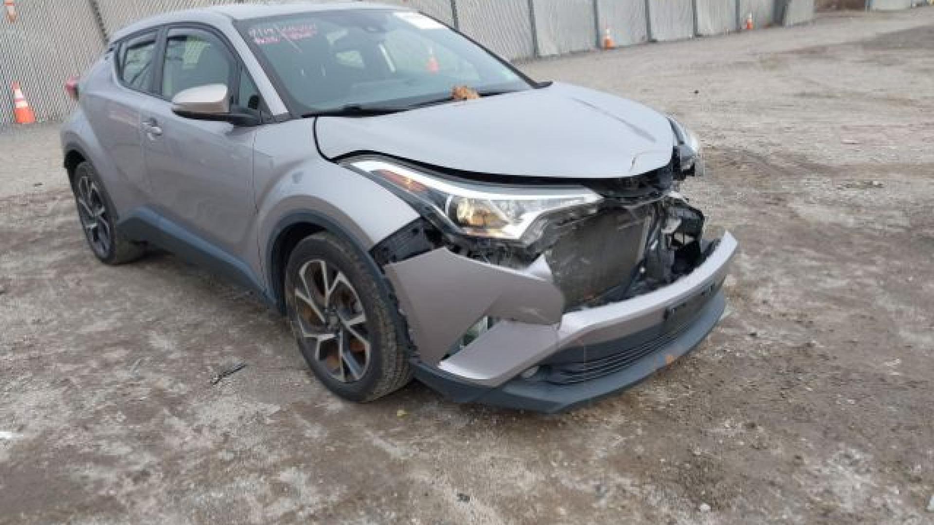 Toyota  - C-Hr  - 2018 - Silver - 41236655