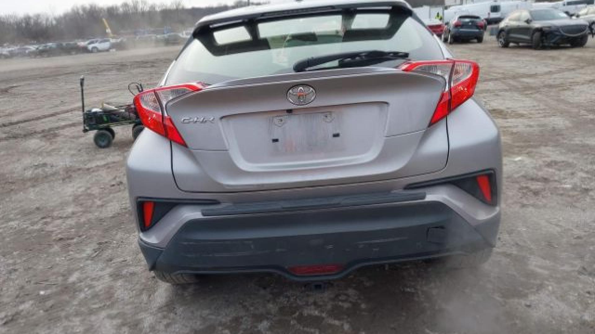 Toyota  - C-Hr  - 2018 - Silver - 41236655