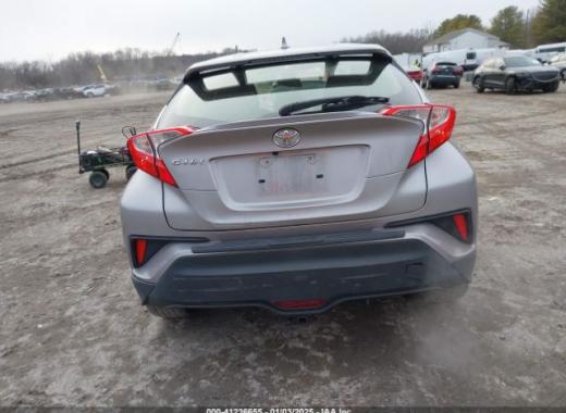 Toyota  - C-Hr  - 2018 - Silver - 41236655