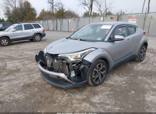 Toyota  - C-Hr  - 2018 - Silver - 41236655