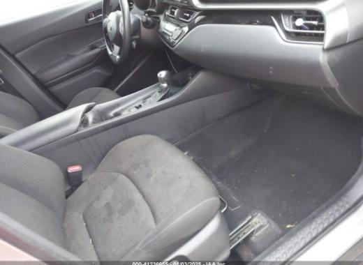 Toyota  - C-Hr  - 2018 - Silver - 41236655