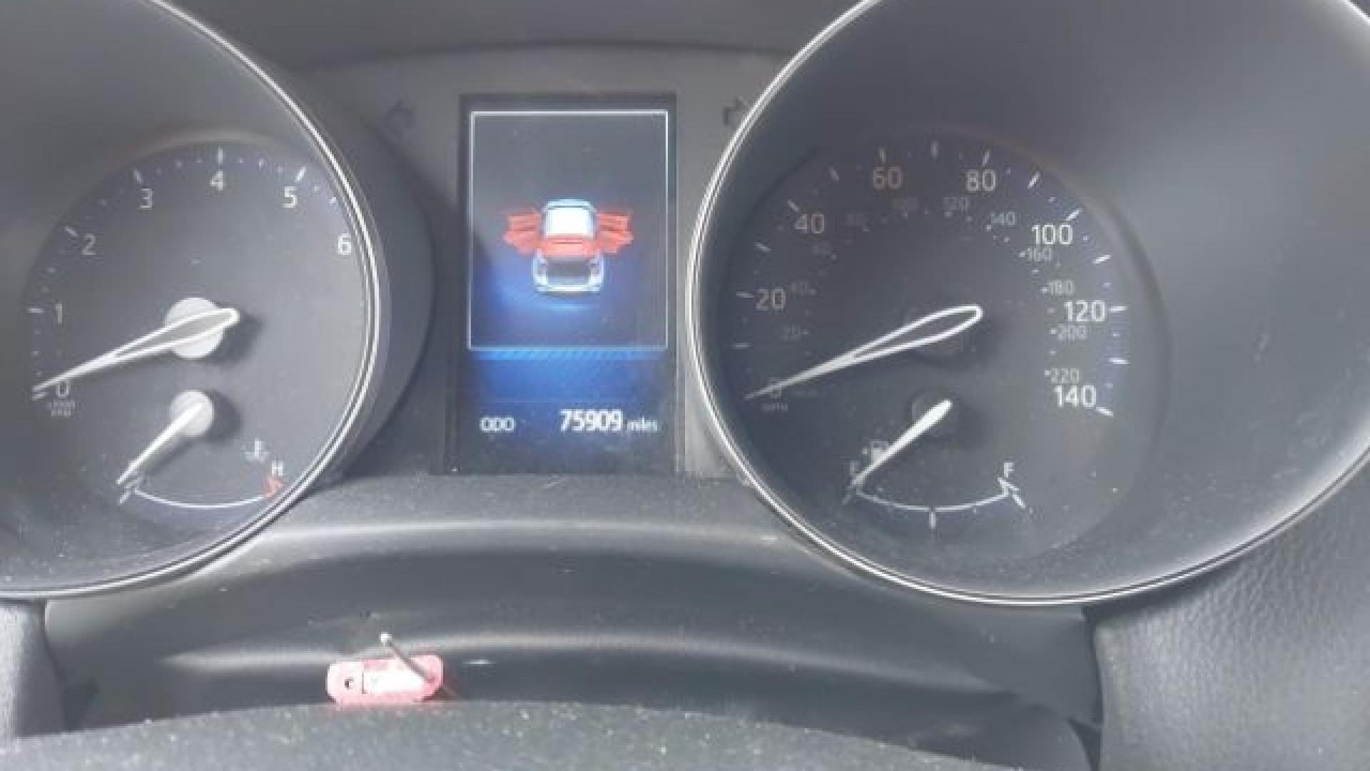 Toyota  - C-Hr  - 2018 - Silver - 41236655