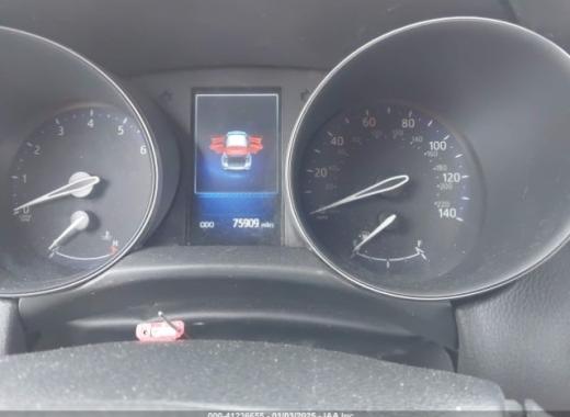 Toyota  - C-Hr  - 2018 - Silver - 41236655